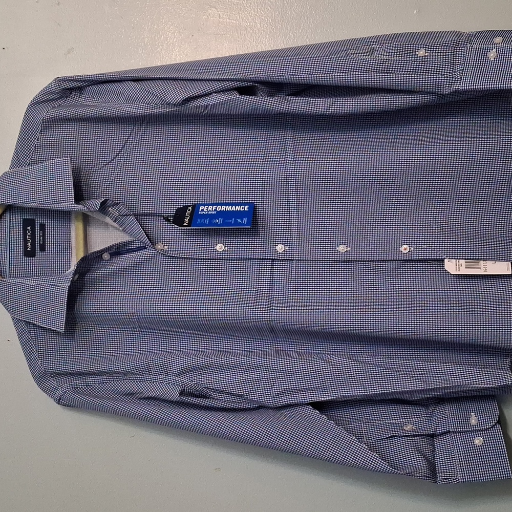 Nautica size L(16-16 1/2)Men's Blue Plaid Button-Down Slim-fit Performance Shirt